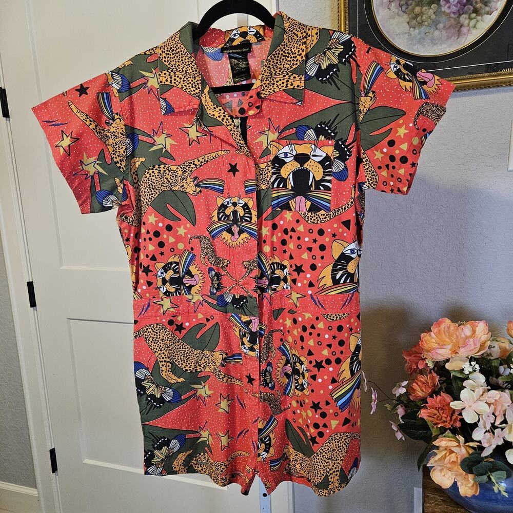 Nooworks Coral Multicolor Short-Sleeve Romper with Leopard & Star Print